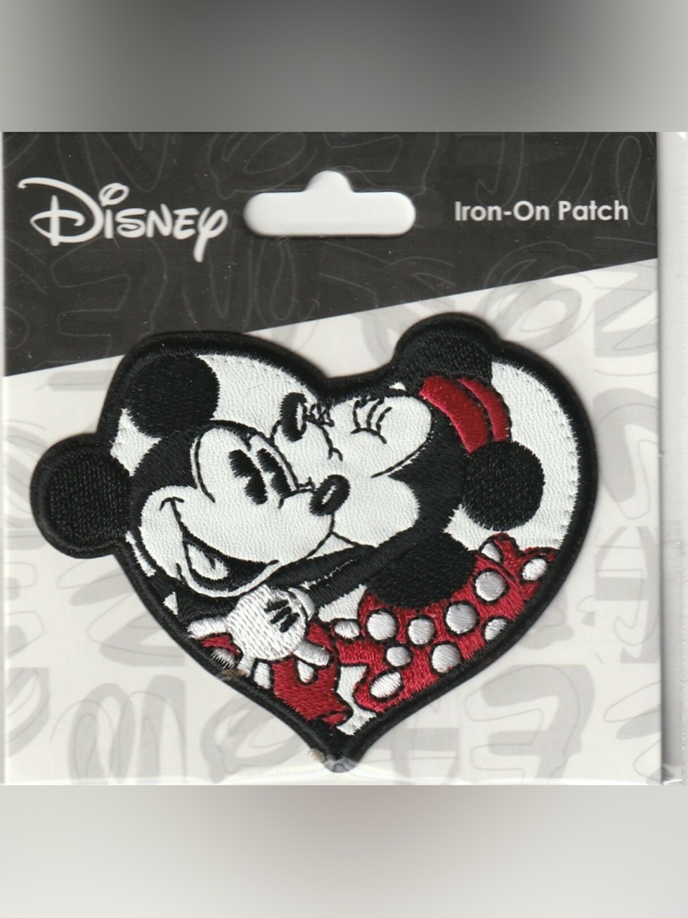 Disney Mickey and Minnie Kissing Iron on patch LOVE theme NEW